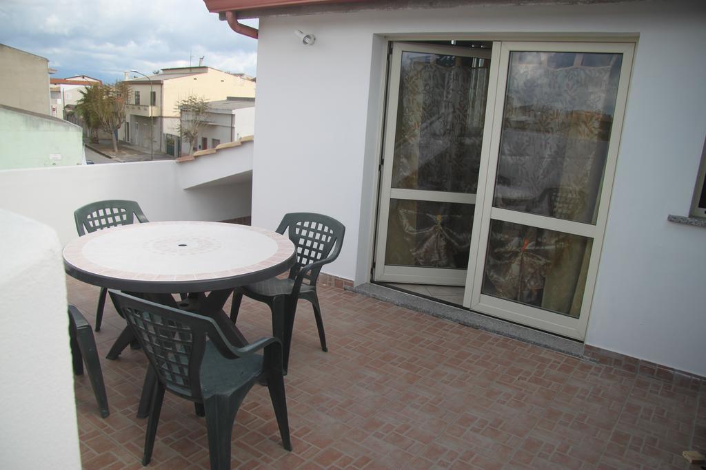 Panta House Apartment San Giovanni Suergiu Exterior photo